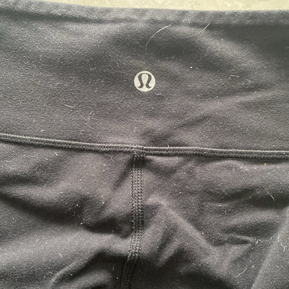 Lululemon black and navy leggings - Picture 4 of 4